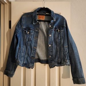 XL Levi's Cropped Denim Jacket